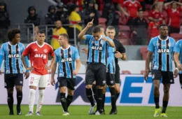 Grêmio vence o Internacional, quebra tabu histórico e avança à semifinal da Copa do Brasil