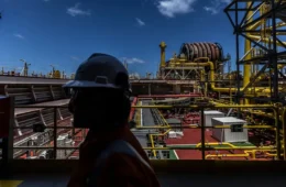 Petrobras avança na África e assume exploração de 8 blocos de petróleo na Costa do Marfim
