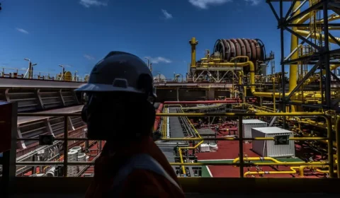 Petrobras avança na África e assume exploração de 8 blocos de petróleo na Costa do Marfim