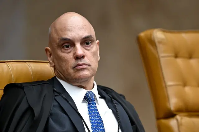 Medida foi anunciada para a sessão de terça-feira (15), quando a Corte analisará decisão sobre mensagens envolvendo Alexandre de Moraes e Daniel Vorcaro