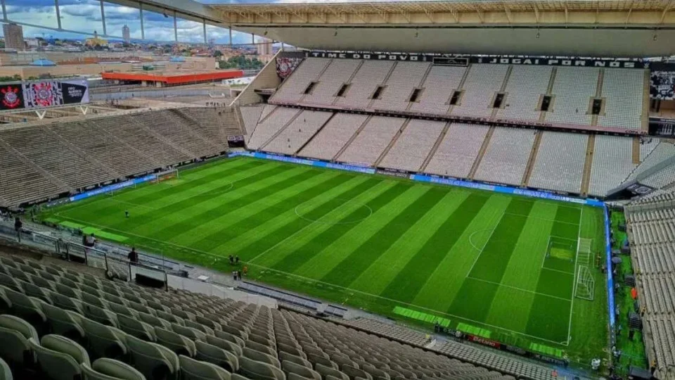São Paulo vira e quebra invencibilidade do Corinthians na final