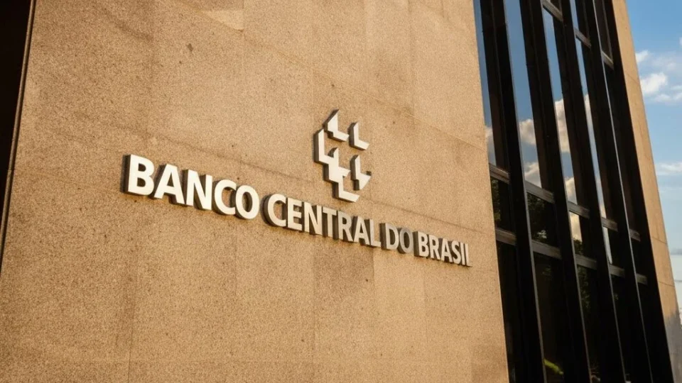 Mercado prevê corte da Selic para 13,75% nesta semana