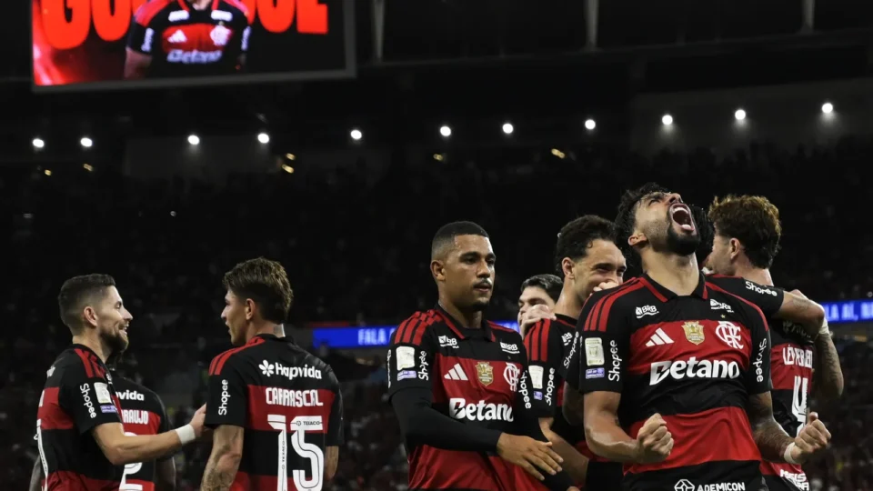 Flamengo vence o Mirassol e fica a um ponto do Palmeiras no Brasileirão