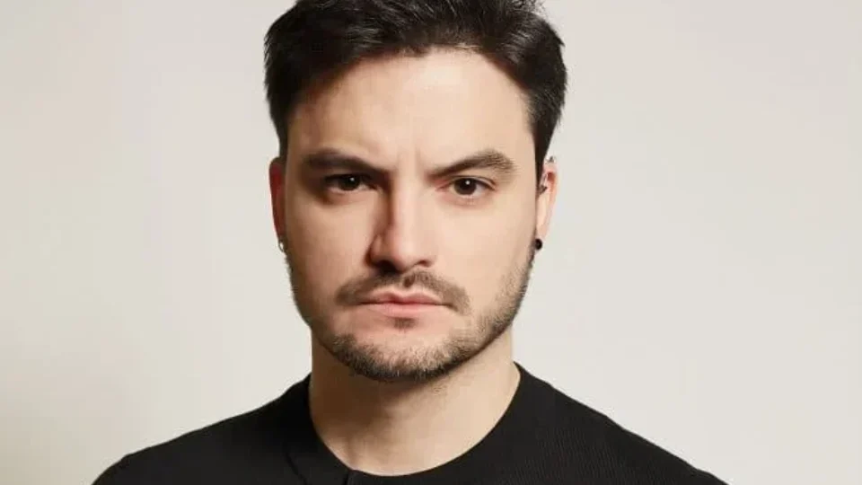 Felipe Neto se arrepende de divulgar bets e diz: “Foi a pior coisa que fiz na vida”