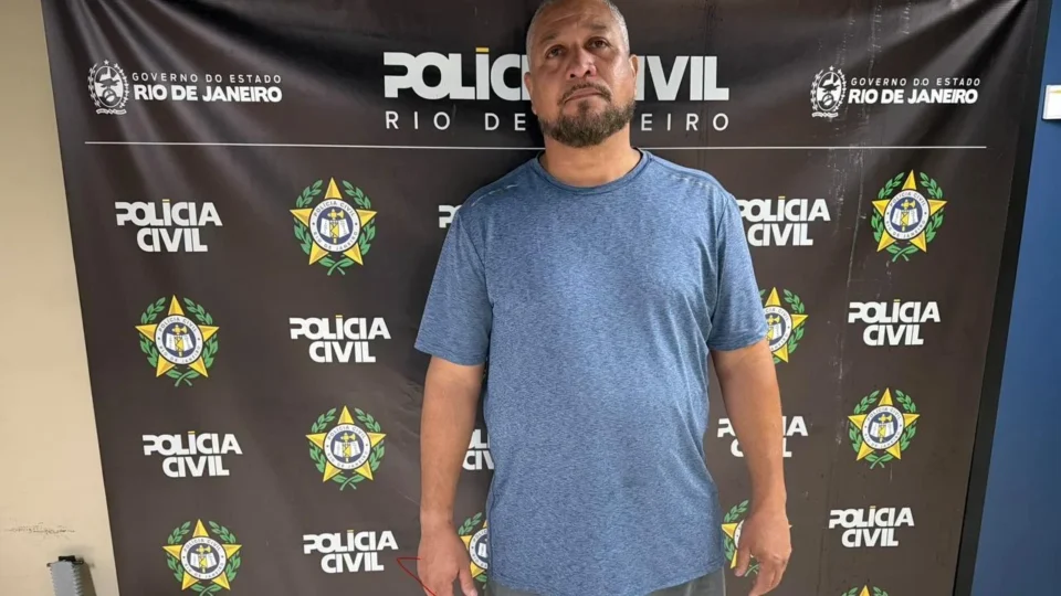 Homem é preso suspeito de tentar manter adolescente em carro no Engenho Novo