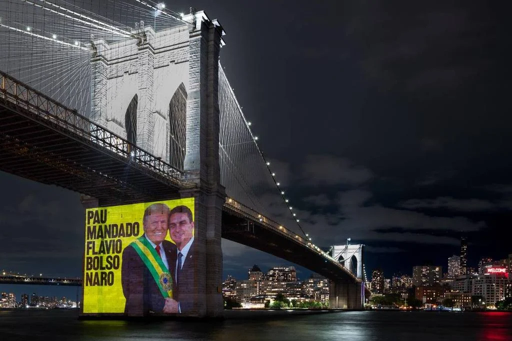 Imagens criadas por inteligência artificial foram exibidas em pontos da cidade horas antes do discurso de Lula na Assembleia Geral da ONU