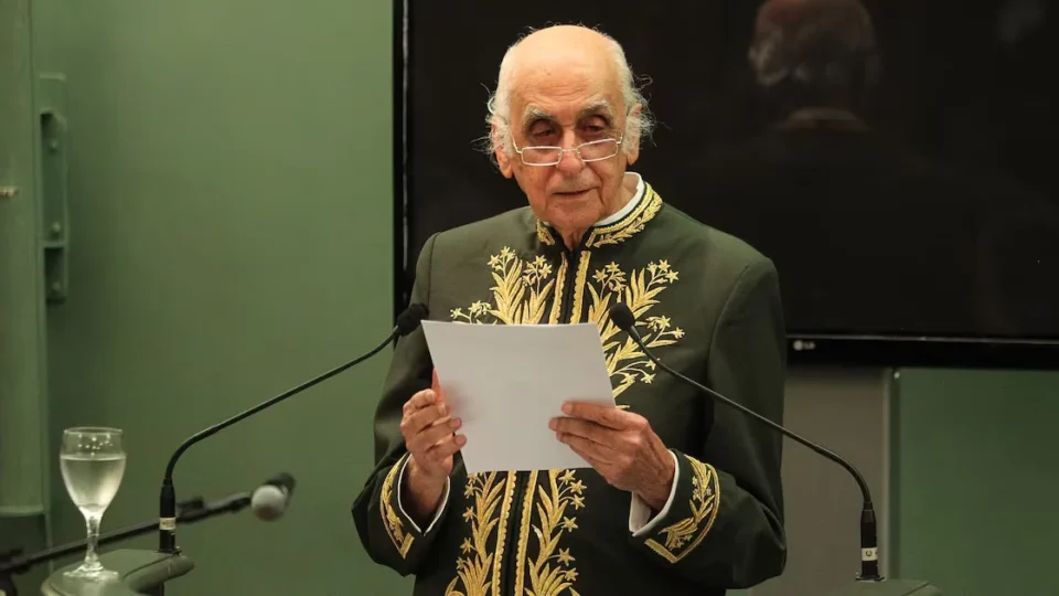 Morre aos 95 anos o jornalista e escritor Zuenir Ventura, imortal da ABL
