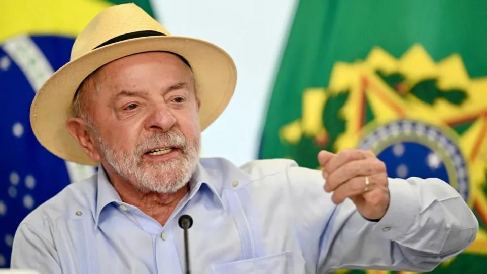 Pesquisa mostra salto de Augusto Cury e pressiona Lula e Flávio