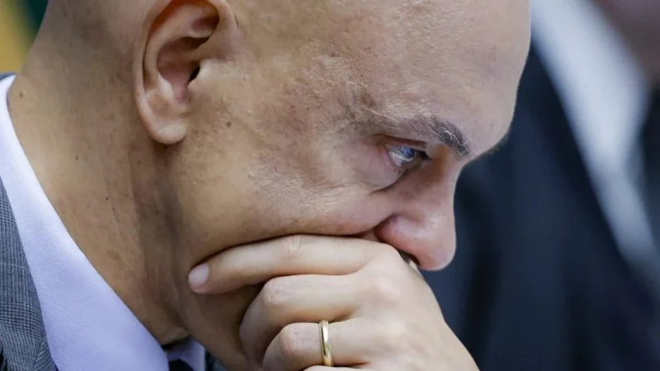 Moraes rompe o silêncio sobre mensagens de Vorcaro, nega irregularidades e chama investigação de “farsa”