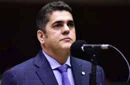 PF encontra celular no esgoto e apreende R$ 87 mil em operação ligada a deputado no Pará