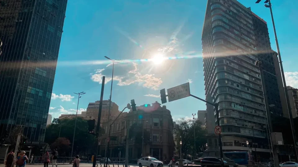 Onda de calor leva temperaturas a 40°C em Minas Gerais e BH tem alerta de tempestade