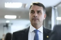 Flávio Bolsonaro chama Andrei de “cupincha” de Lula e comemora afastamento