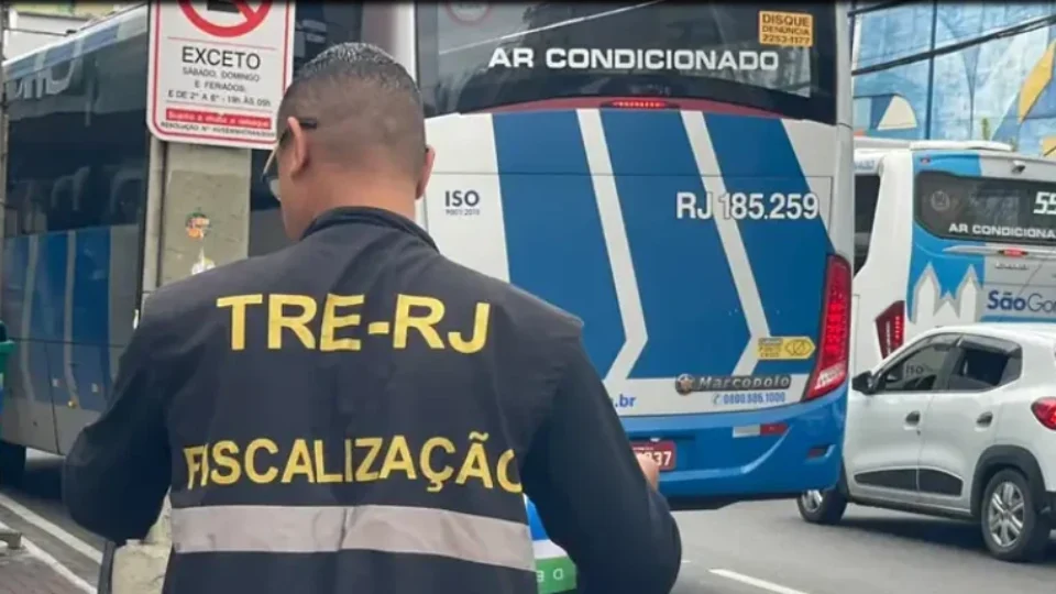 Fiscalização do TRE e trânsito intenso marcam ato político em São Gonçalo