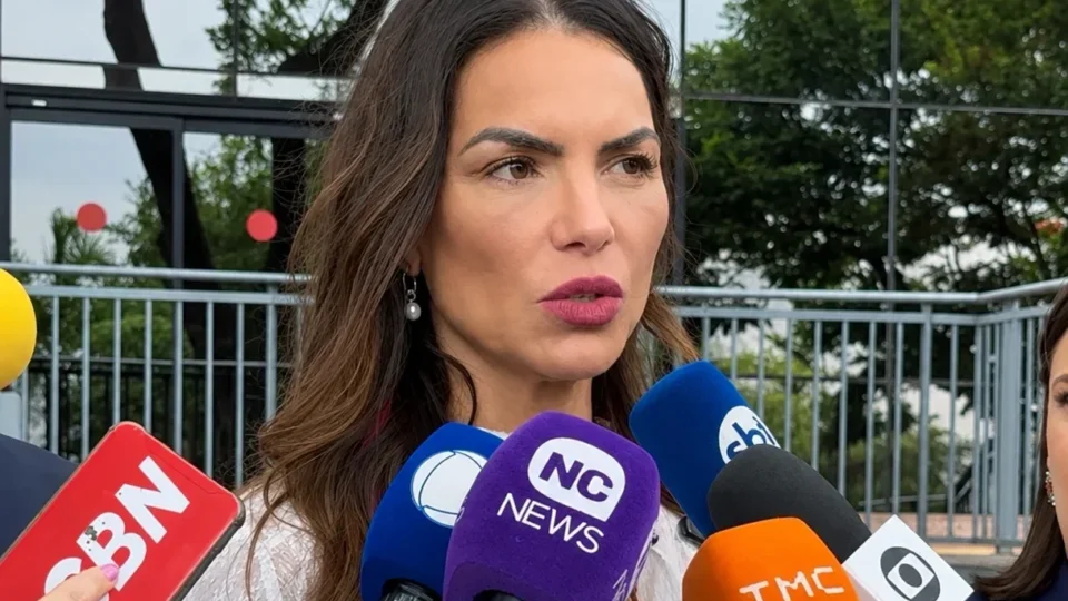 Empresa de Paula Belmonte é cobrada na Justiça por dívida de mais de R$ 3 milhões