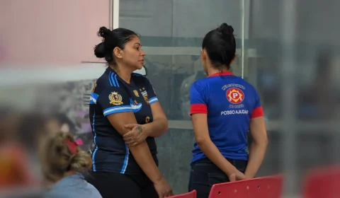 Mulher é ferida com facada durante discussão entre companheiras em Manaus