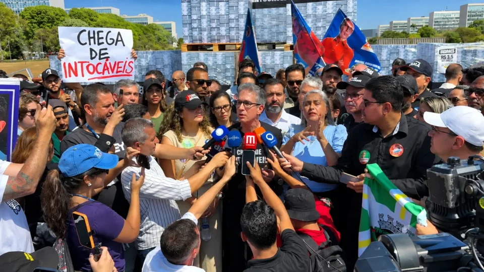 Zema defende investigação e afastamento de ministros do STF em meio à crise na Corte