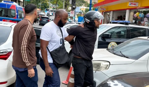 Polícia Civil prende homem durante venda de celular furtado em São Gonçalo