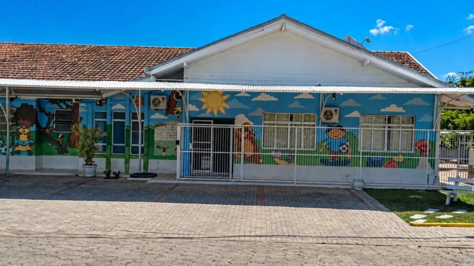 Bebê de 1 ano e 7 meses morre após ser encontrado desacordado em creche de SC