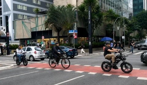 Do trânsito à mobilidade: bicicletas elétricas avançam em São Paulo e reduzem tempo de deslocamento de trabalhadores