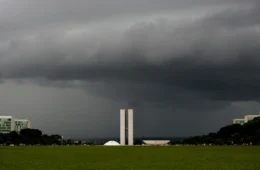 Defesa Civil alerta para chuvas fortes no DF nesta quarta-feira