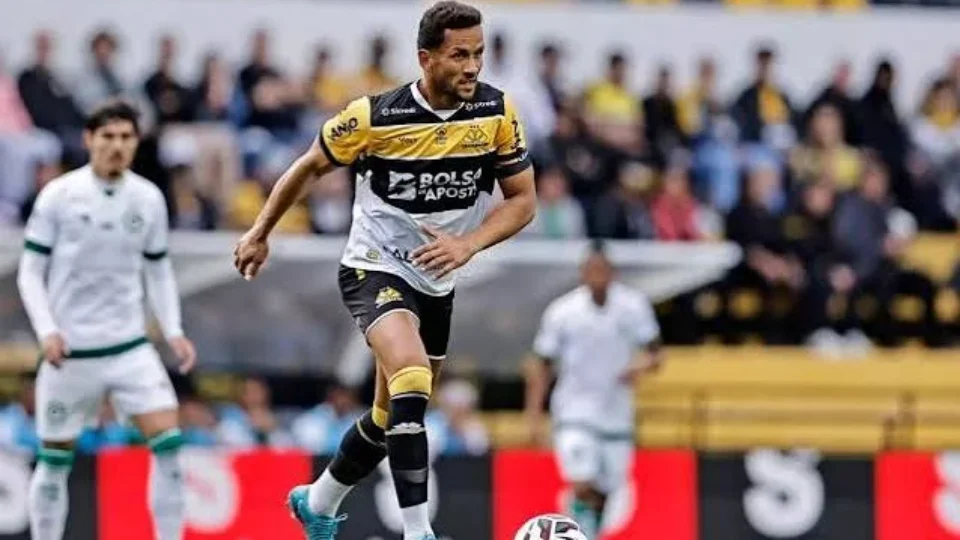 Criciúma x Operário-PR: jogo adiado pela chuva é disputado nesta terça pela Série B