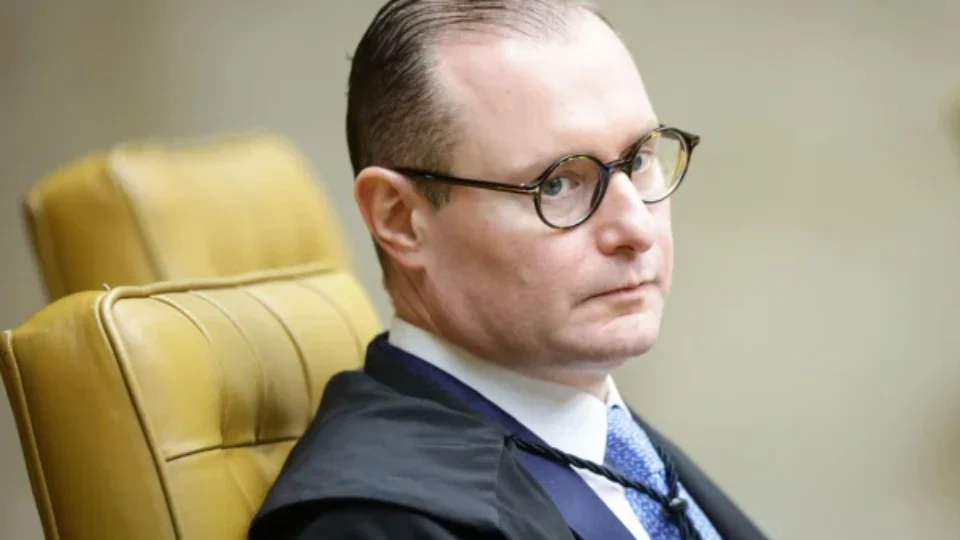 PF entrega dados do celular de Vorcaro a Zanin antes de julgamento sobre Moraes