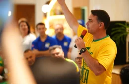 Flávio Bolsonaro diz que julgamento de Moraes será “vital” para o Brasil