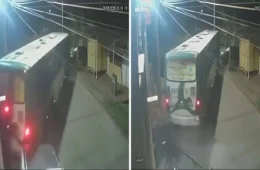 Ônibus desce de ré e atinge casa em Campinas; motorista já estava fora do veículo