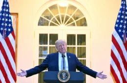 Tribunal dos EUA analisa contestação a tarifas de Trump que atingem o Brasil