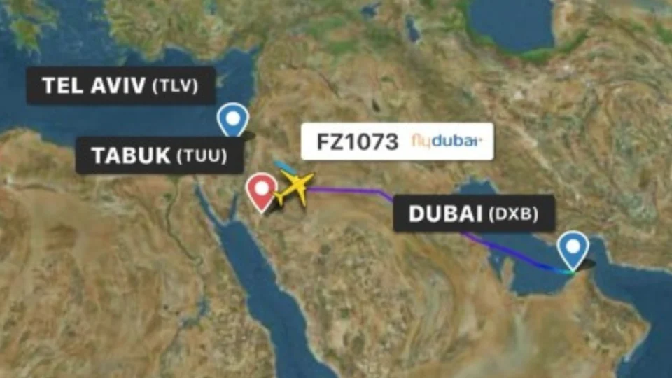 Voo da Flydubai para Israel desvia após briga no cockpit e aciona alerta de possível sequestro