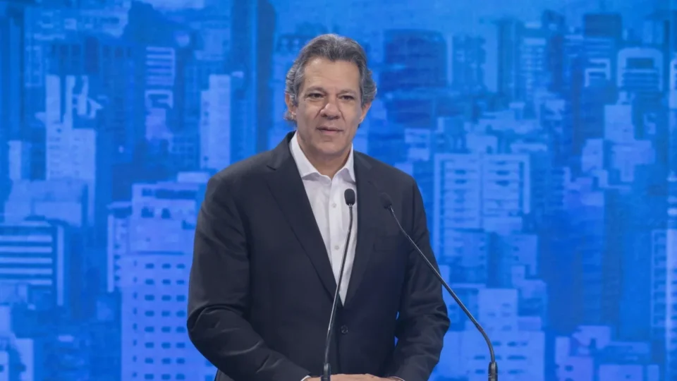 Haddad promete cortar despesas e rever contratos nos primeiros seis meses de governo em SP
