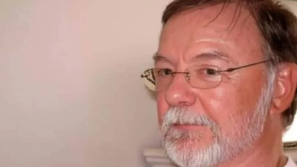Globo pressiona Ewerton de Castro hoje por dívida de R$407 mil
