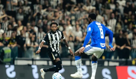 Atlético-MG vira no fim, elimina o Cruzeiro e vai à semifinal da Copa do Brasil