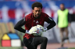 Indicado à Bola de Ouro, Vozinha falha feio e sofre primeiro gol pelo Colo-Colo