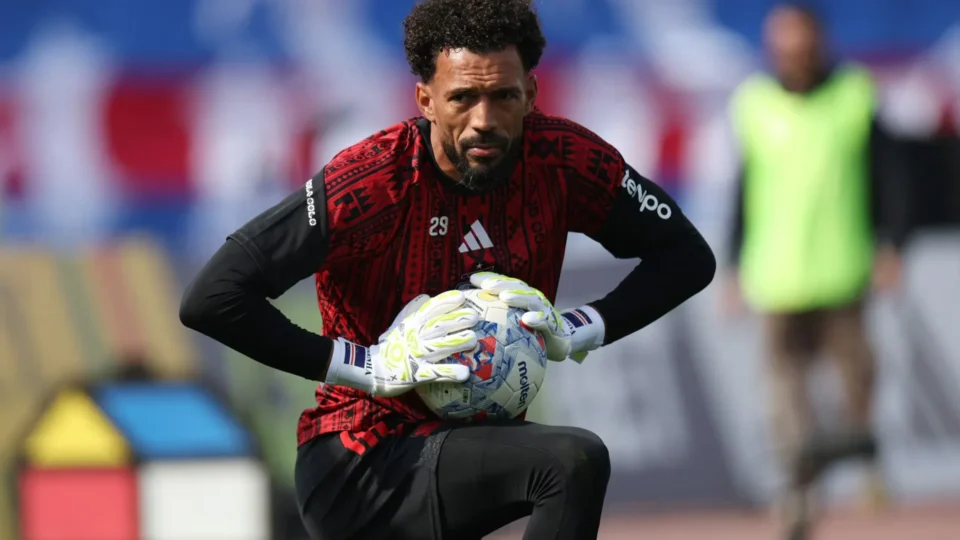 Indicado à Bola de Ouro, Vozinha falha feio e sofre primeiro gol pelo Colo-Colo