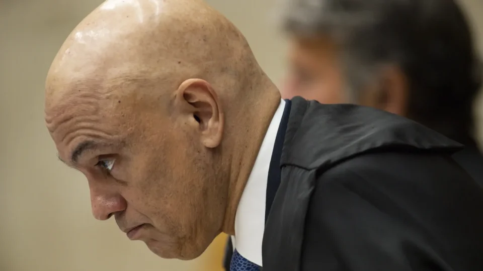 Casamento do filho de Alexandre de Moraes fecha rua e gera tensão