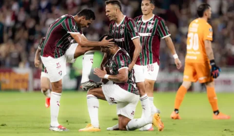 Fluminense vence Platense por 2 a 0 e fica perto da semifinal da Libertadores