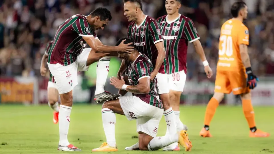 Fluminense vence Platense por 2 a 0 e fica perto da semifinal da Libertadores