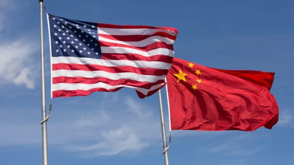 Especialistas de EUA e China propõem regras de segurança para IA semelhantes às do setor nuclear