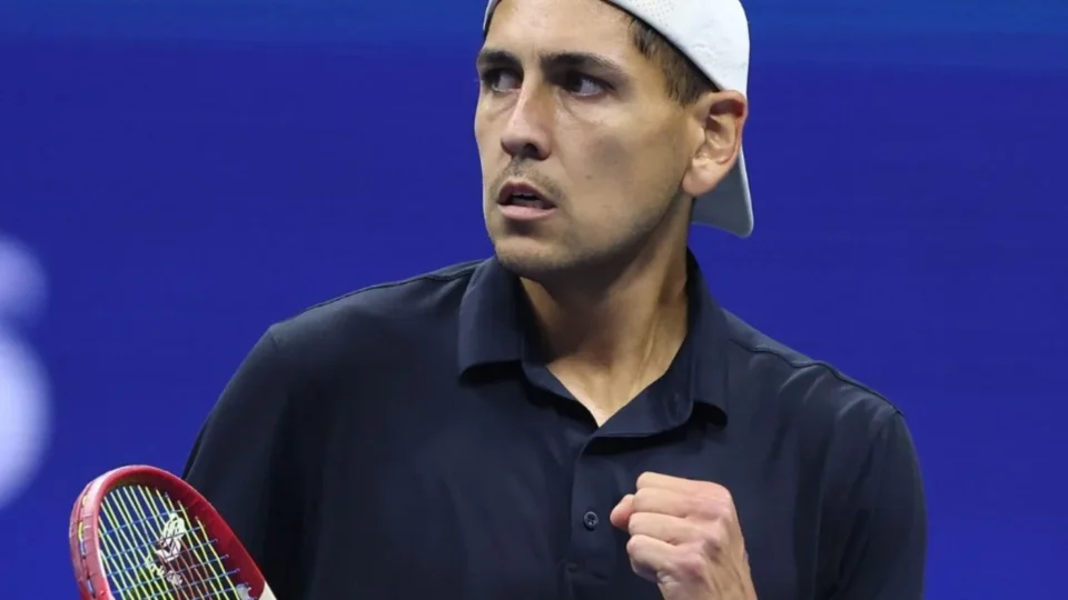 Alejandro Tabilo atropela Tommy Paul e derruba 7º cabeça de chave no ATP 500 de Tóquio