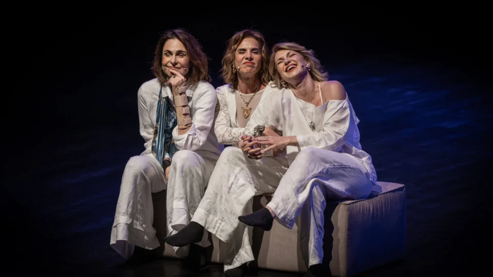 Silvia Pfeifer volta ao teatro com peça sobre amizade e desafios da maturidade feminina