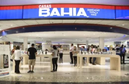 Demitidos das Casas Bahia ainda esperam verbas rescisórias e enfrentam dificuldades financeiras