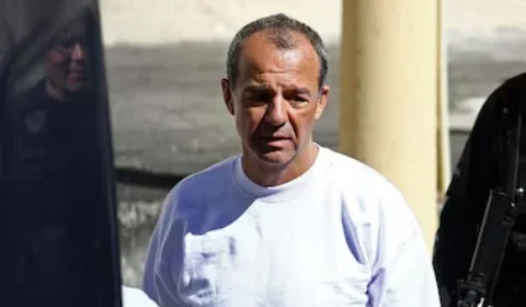 Sérgio Cabral é condenado a pagar R$ 1 milhão por regalias durante prisão no Rio