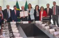 Lula sanciona lei que acaba com a “taxa das blusinhas”