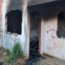 Corpo carbonizado é encontrado em casa abandonada no Gama