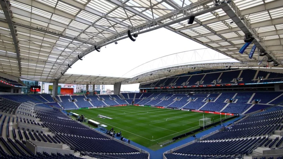City enfrenta Porto no Dragão hoje com liderança em jogo
