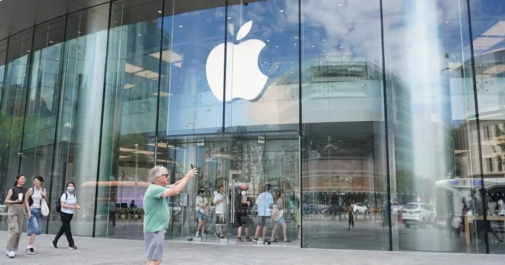 Apple é acusada de favorecer próprios apps em regras de privacidade