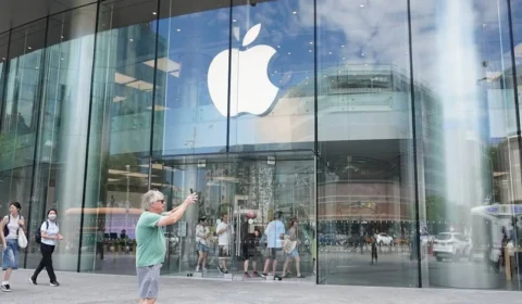 Apple enfrenta processo de R$ 14 bilhões por suposto favorecimento a apps próprios