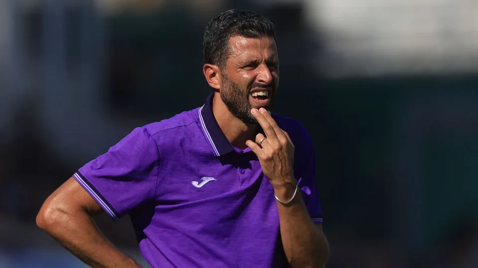 Fiorentina demite Fabio Grosso após três derrotas e investimento de €150 milhões