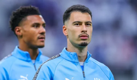 Martinelli deixa o Arsenal e assina com o Al-Hilal por quatro anos em maior venda do clube